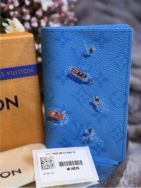 LOUIS VUITTON POOL BLUE LAGOON PASSPORT COVER STAMPED NEW YORK BNIB GIFTABLE!